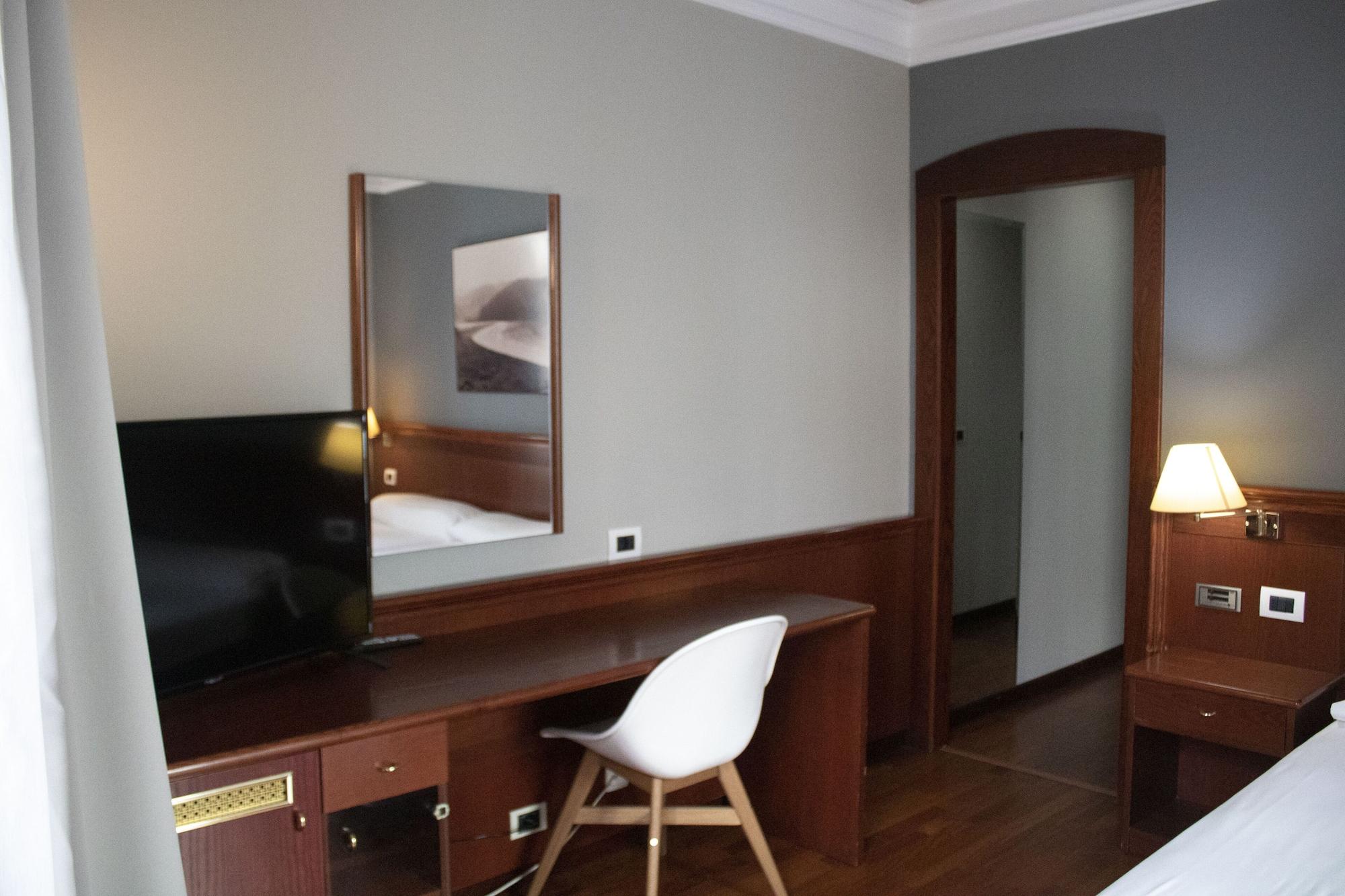 Hotel Alda El Suizo フェロル エクステリア 写真